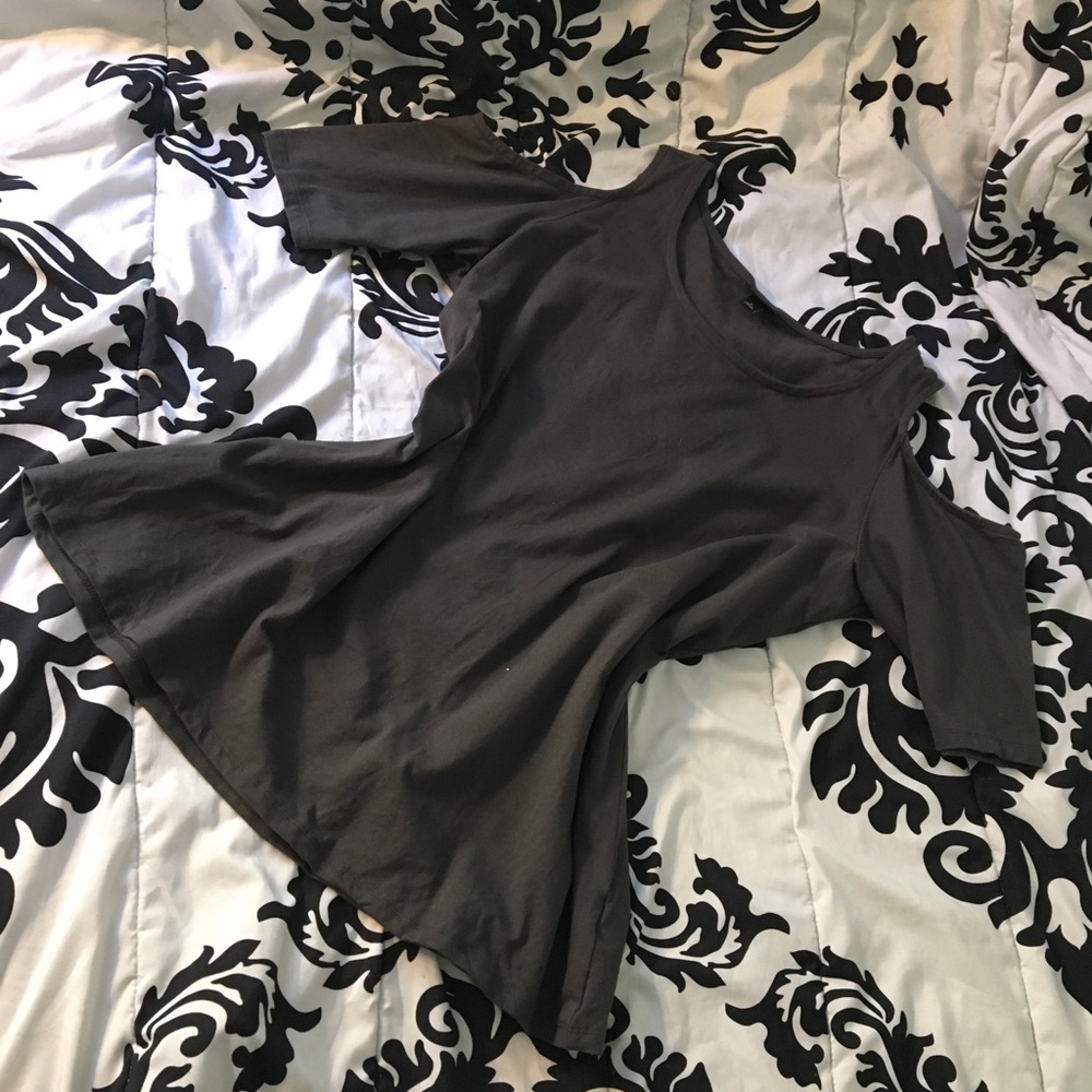 Torrid Foxy Cold Shoulder Top Size 3